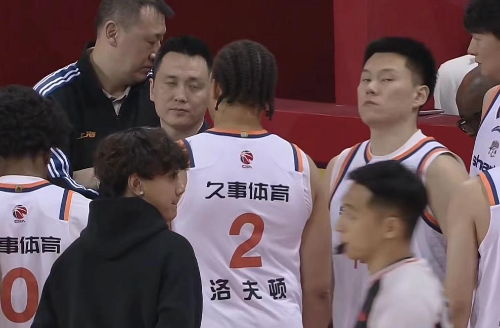 元游棋牌-上海男篮21分大胜，古德温24+7+8张镇麟12+6+5，姜伟泽12投3中